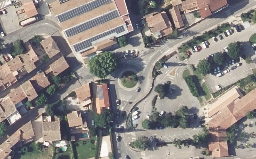 Vue aérienne du Rond-point anonyme n°23741540