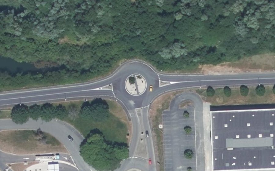 Vue aérienne du Rond-point anonyme n°23751352