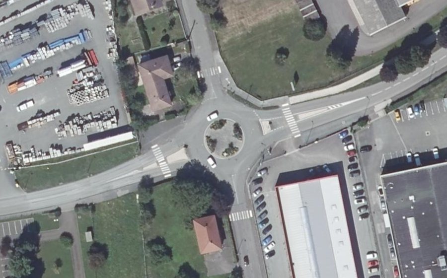 Vue aérienne du Rond-point anonyme n°23754052