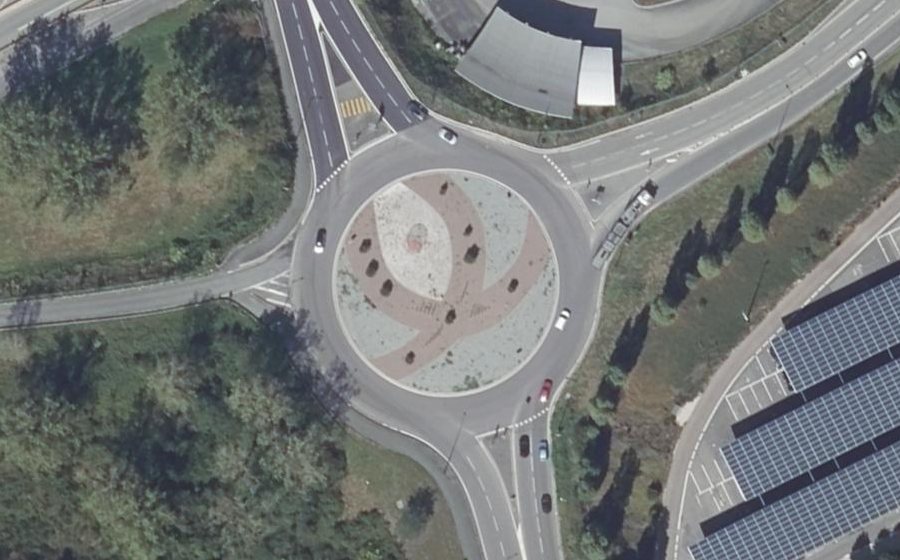 Vue aérienne du Rond-point anonyme n°23754589