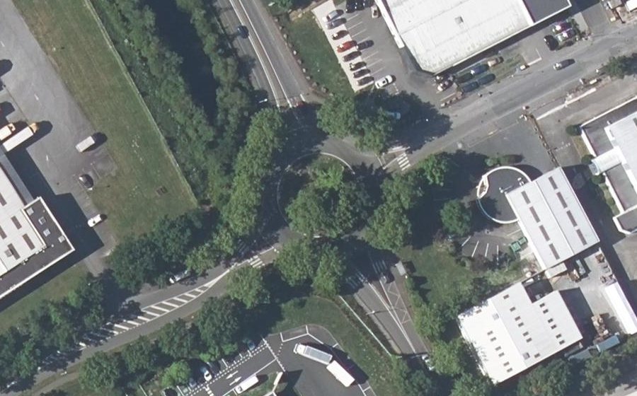 Vue aérienne du Rond-point anonyme n°23756676