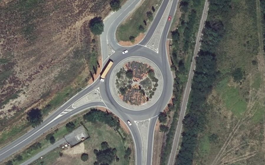 Vue aérienne du Rond-point anonyme n°23762447