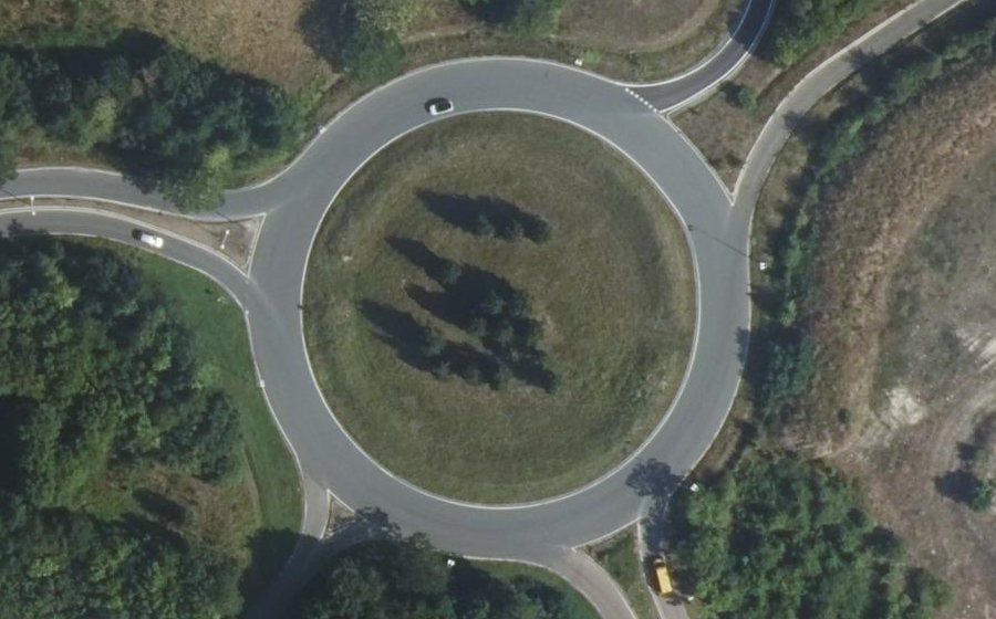 Vue aérienne du Rond-point anonyme n°23772994