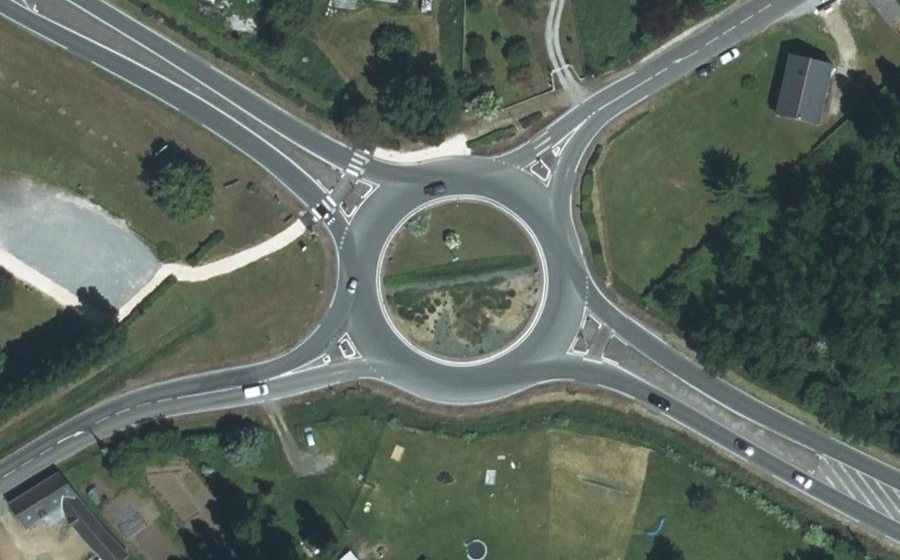 Vue aérienne du Rond-point anonyme n°23775111