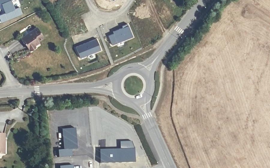 Vue aérienne du Rond-point anonyme n°23794089