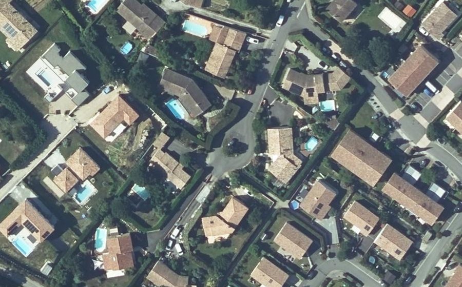 Vue aérienne du Rond-point anonyme n°23806157
