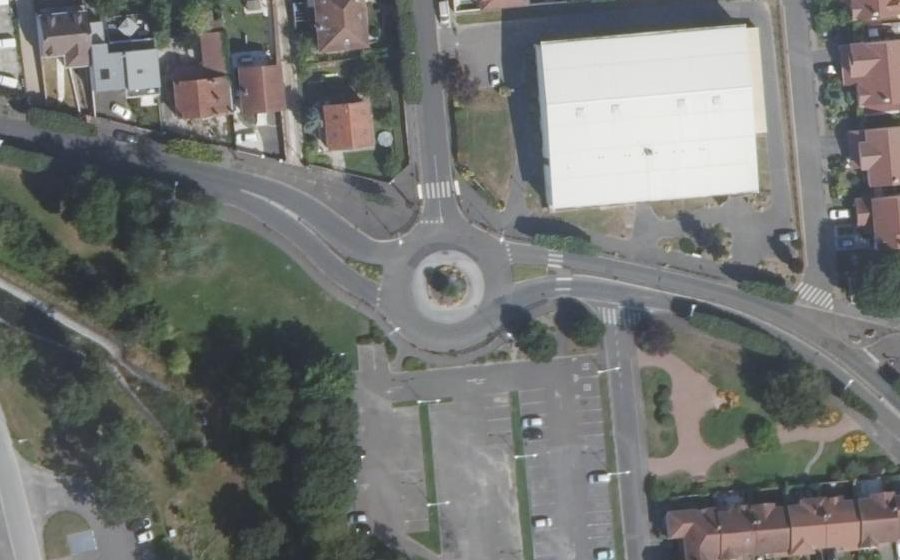 Vue aérienne du Rond-Point du 19 Mars 1962
