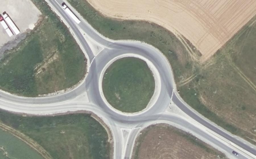 Vue aérienne du Rond-point anonyme n°23812273