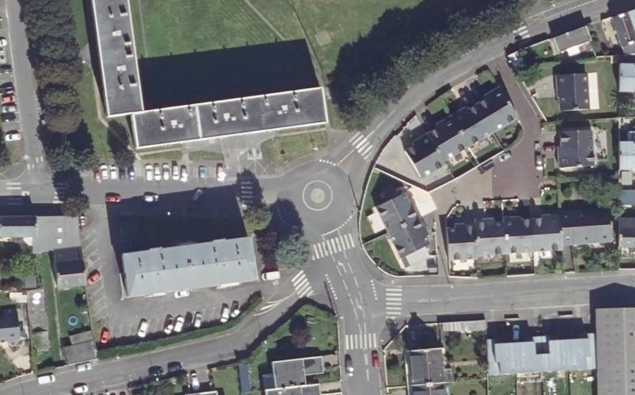 Vue aérienne du Rond-point anonyme n°23823283
