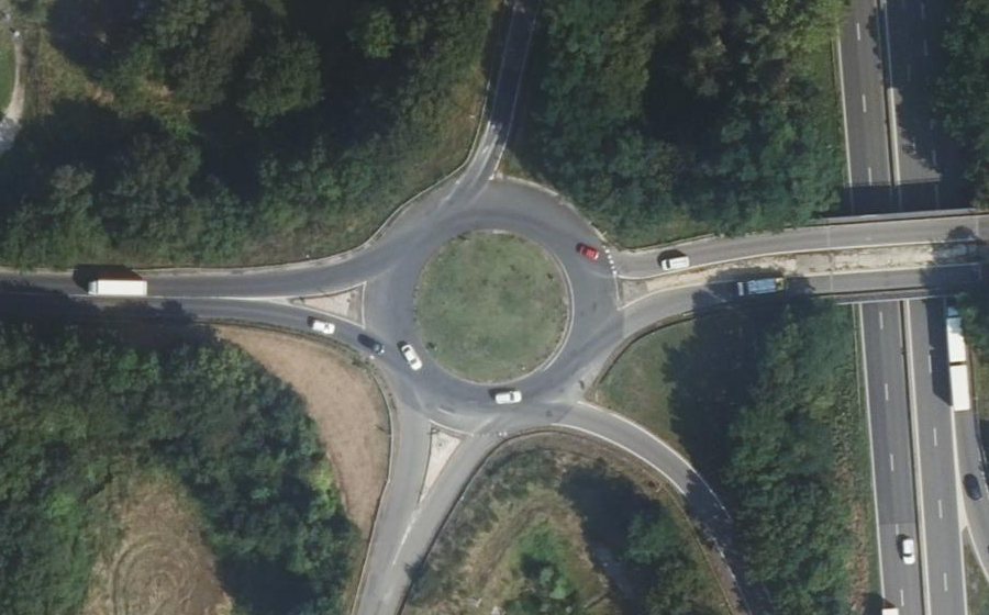 Vue aérienne du Rond-point anonyme n°23840952