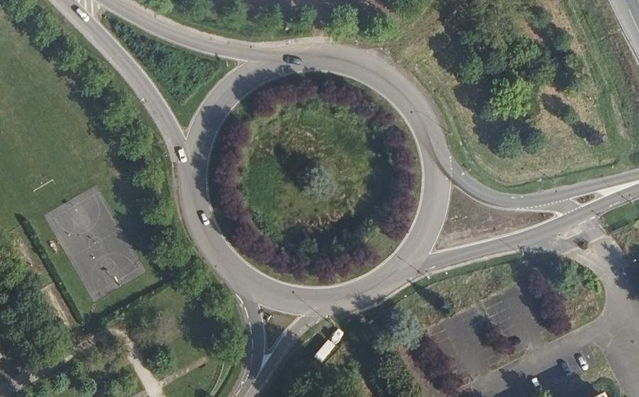 Vue aérienne du Rond-point anonyme n°23841069