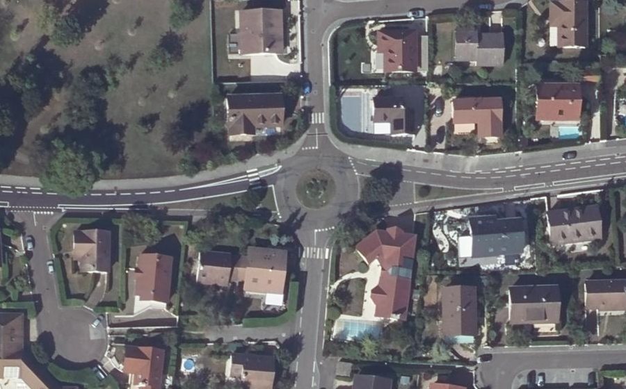 Vue aérienne du Rond-point anonyme n°23841139