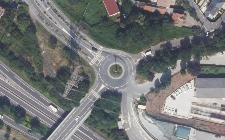 Vue aérienne du Rond-point anonyme n°23855144