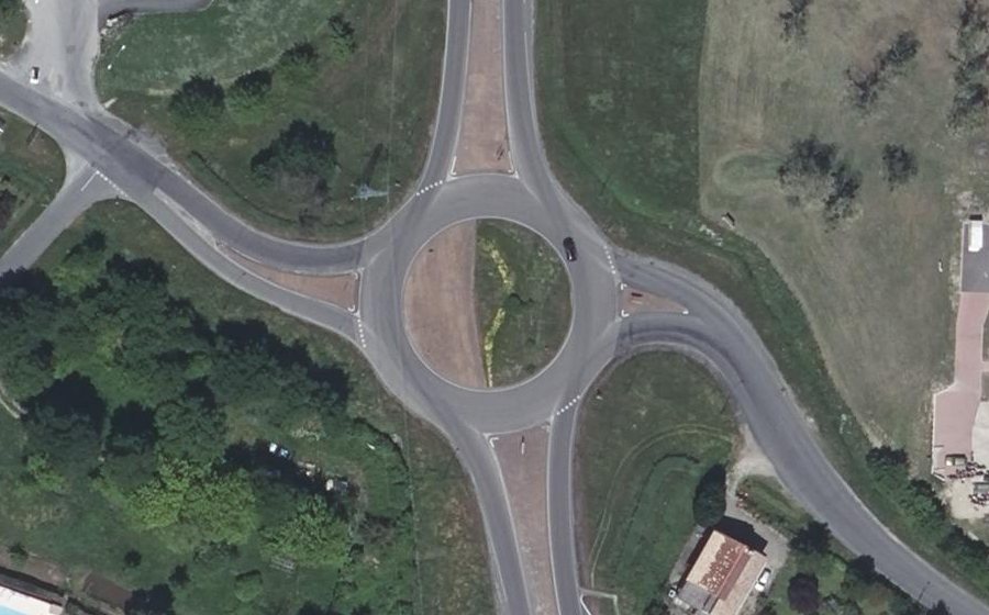 Vue aérienne du Rond-point anonyme n°23860410