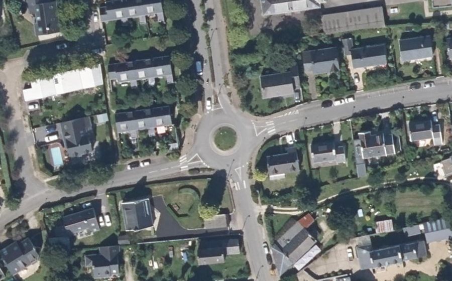 Vue aérienne du Rond-point anonyme n°23863517