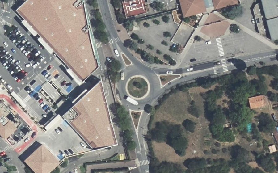 Vue aérienne du Rond-point anonyme n°23874163