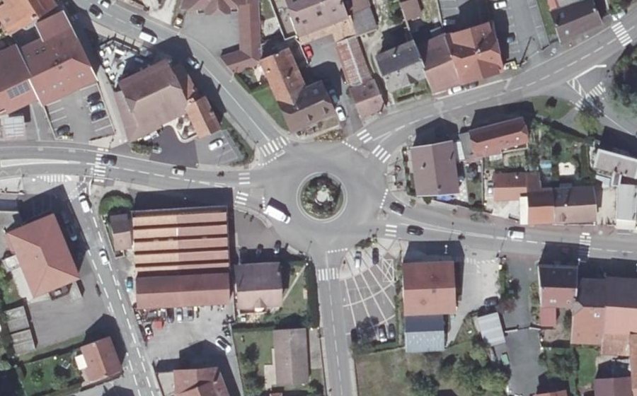 Vue aérienne du Rond-point anonyme n°23875711
