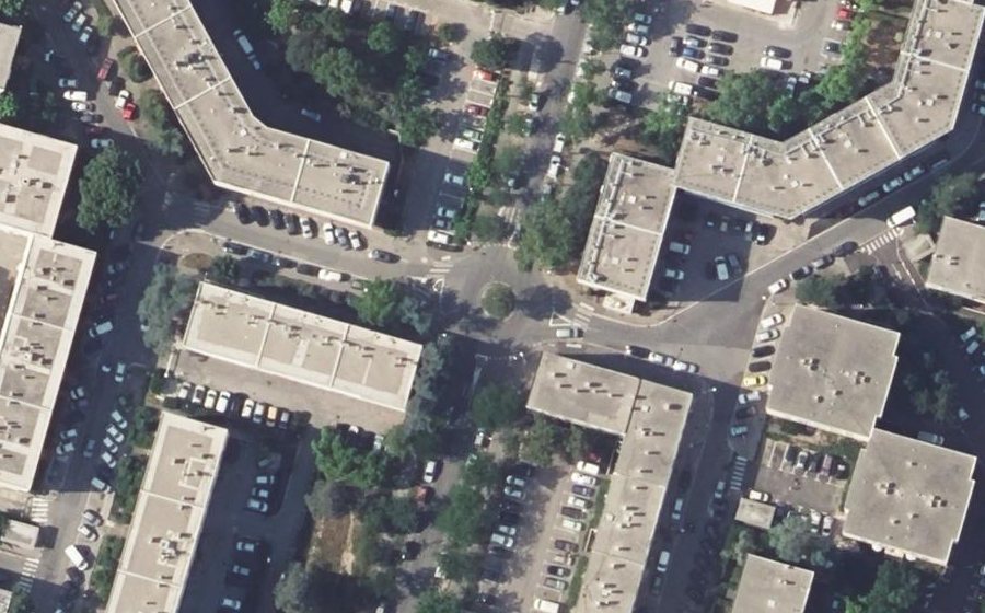 Vue aérienne du Rond-point anonyme n°23879241