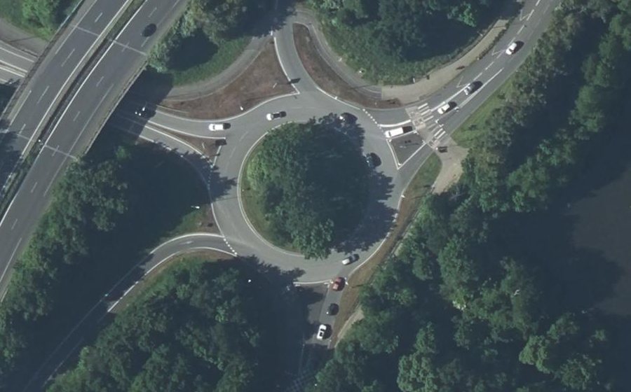 Vue aérienne du Rond-point anonyme n°23885176