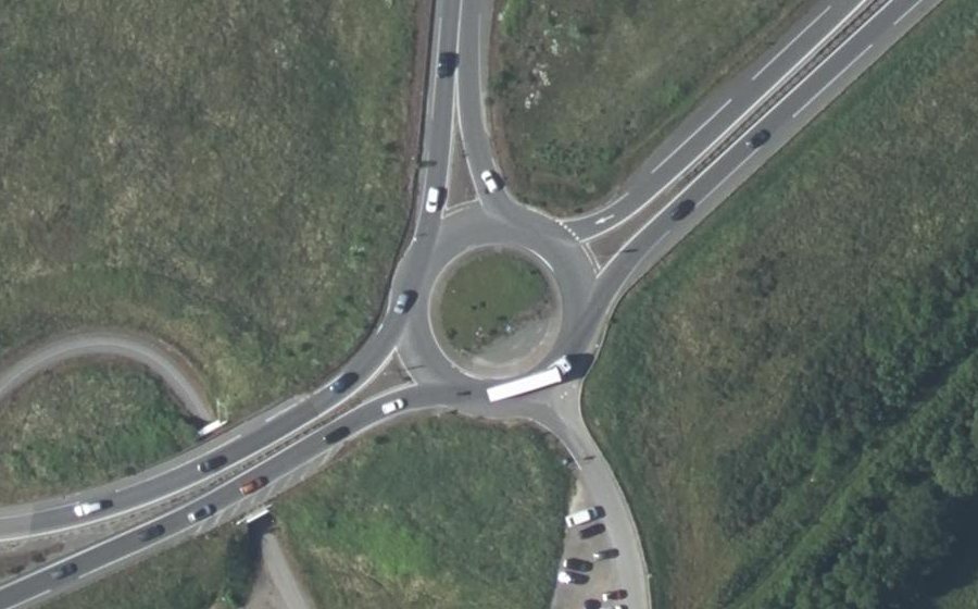 Vue aérienne du Rond-point anonyme n°23885560