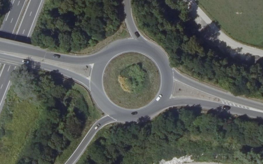 Vue aérienne du Rond-point anonyme n°23886961
