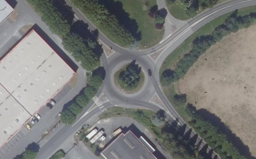 Vue aérienne du Rond-point anonyme n°23887200
