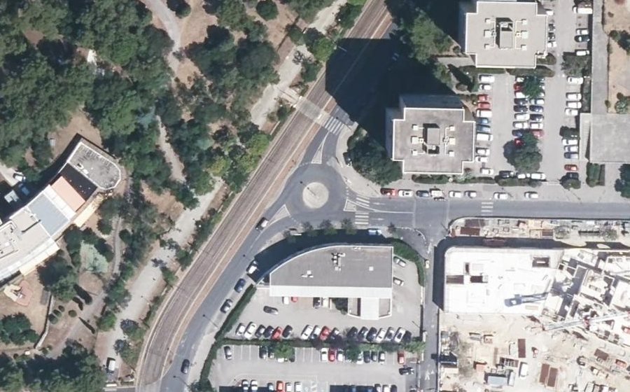 Vue aérienne du Rond-point anonyme n°23896402