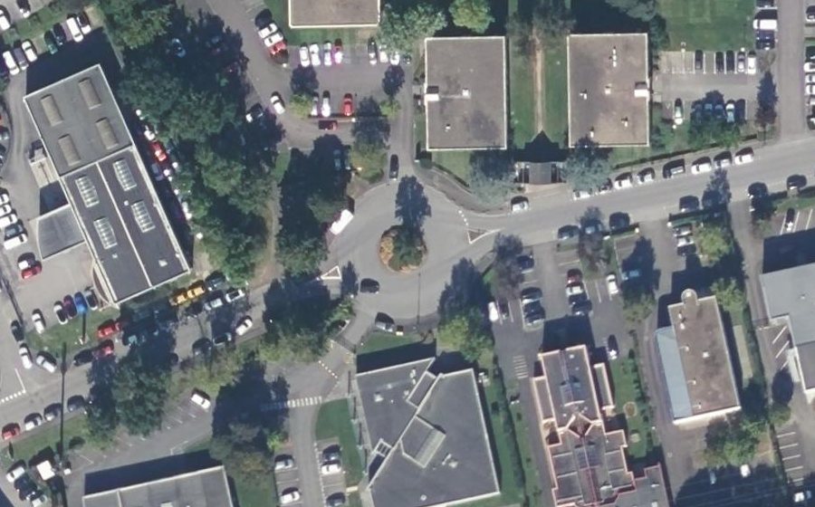 Vue aérienne du Rond-point anonyme n°23909129