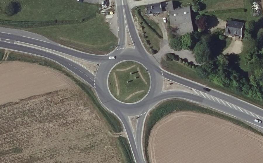Vue aérienne du Rond-point anonyme n°23909568