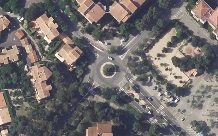 Vue aérienne du Rond-point anonyme n°23917296