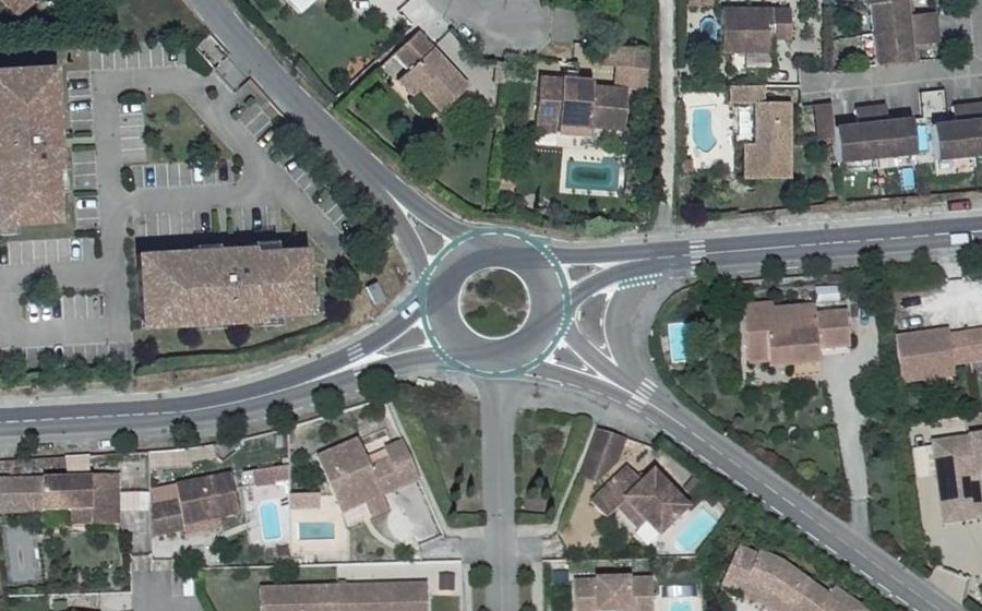 Vue aérienne du Rond-point anonyme n°239220402