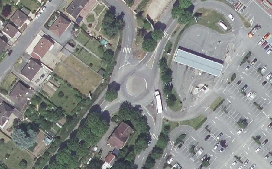 Vue aérienne du Rond-point anonyme n°23936802