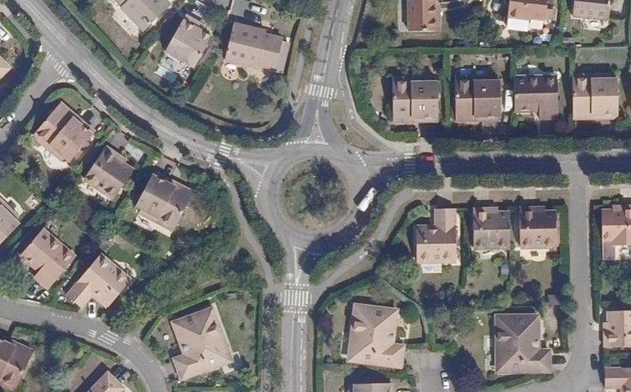 Vue aérienne du Rond-point anonyme n°23937609