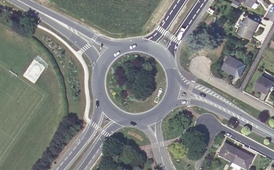 Vue aérienne du Rond-point anonyme n°23938143