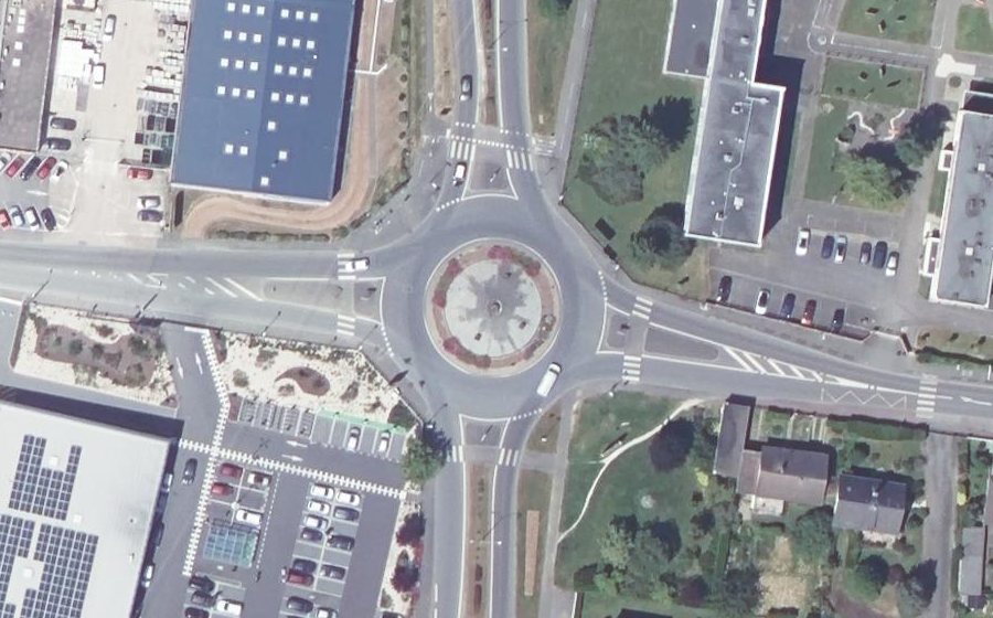Vue aérienne du Rond-point anonyme n°23938147