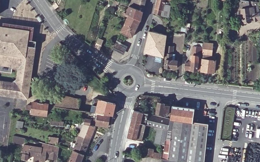 Vue aérienne du Rond-point anonyme n°23943990