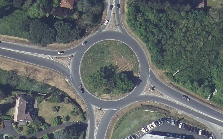 Vue aérienne du Rond-point anonyme n°23944007
