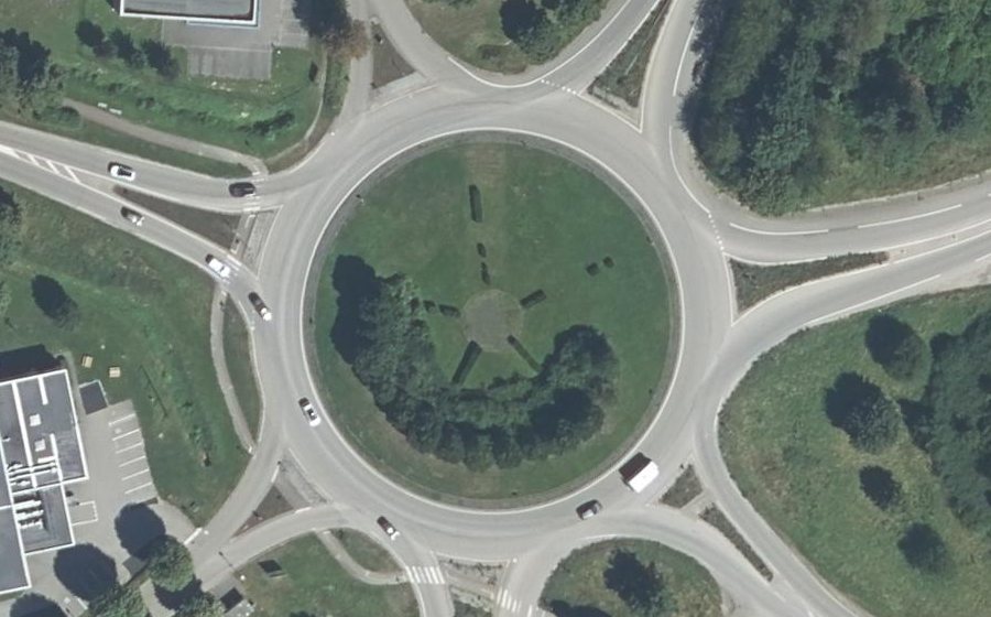 Vue aérienne du Rond-point anonyme n°23954555