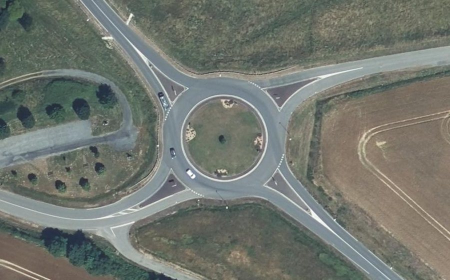 Vue aérienne du Rond-point anonyme n°23955901