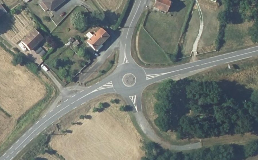 Vue aérienne du Rond-point anonyme n°23956521