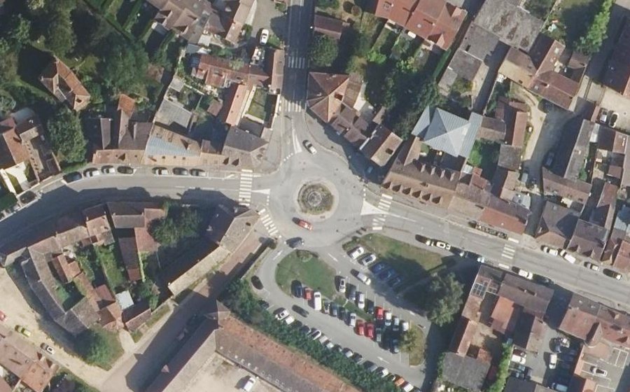 Vue aérienne du Rond-point anonyme n°23964764