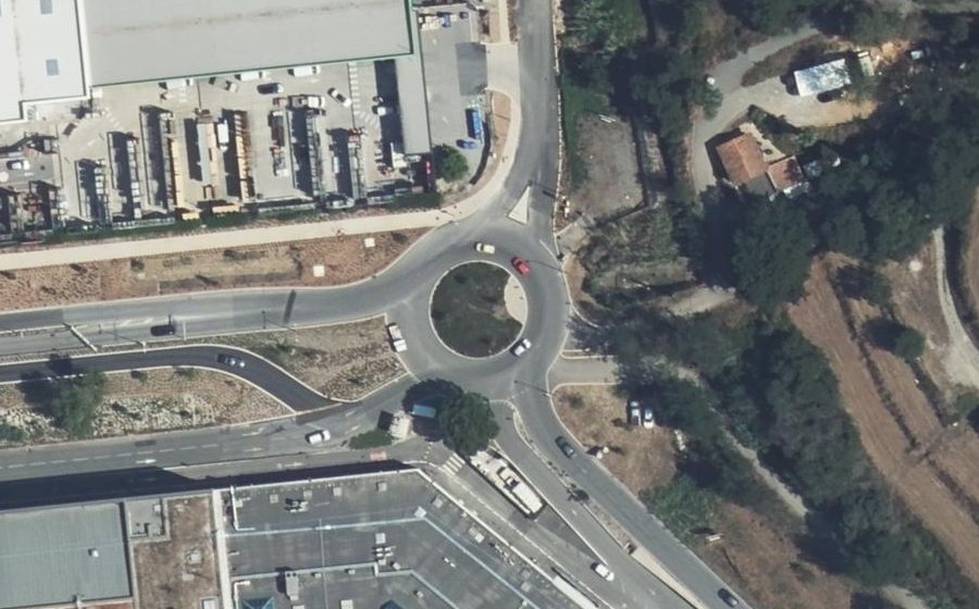 Vue aérienne du Rond-point anonyme n°23966154