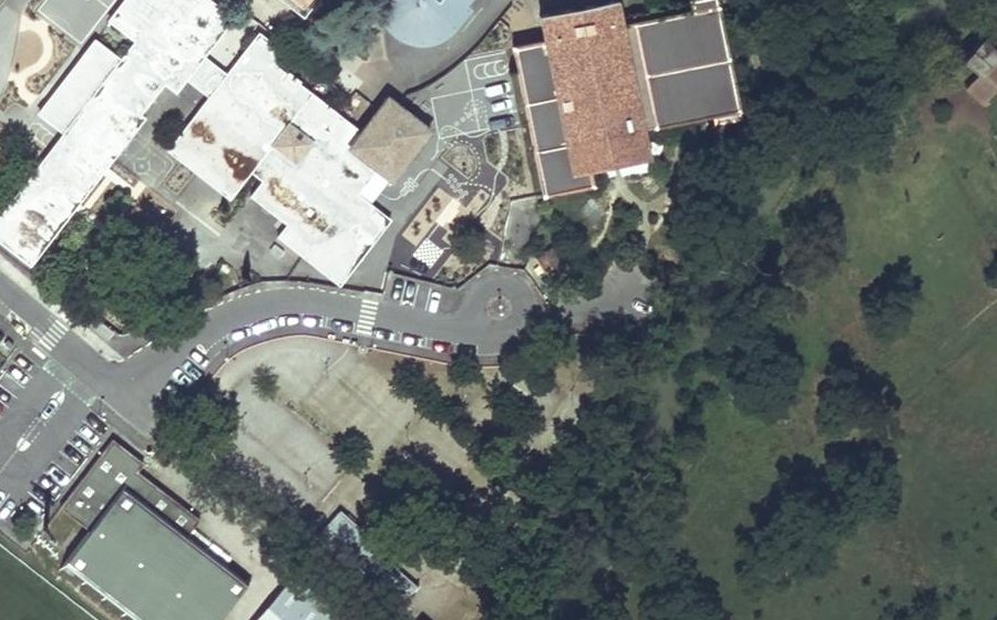 Vue aérienne du Rond-point anonyme n°23966435