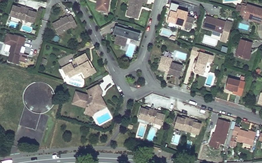 Vue aérienne du Rond-point anonyme n°23976461