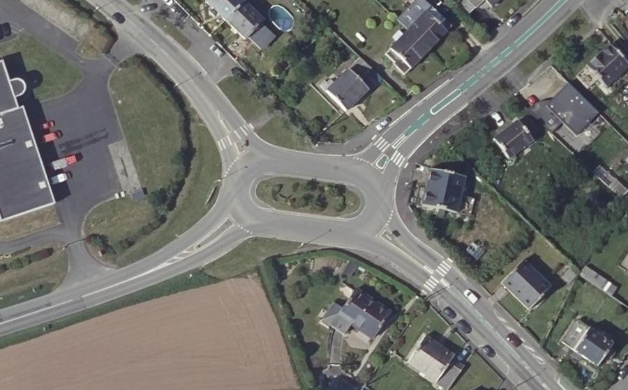 Vue aérienne du Rond-point anonyme n°23986697