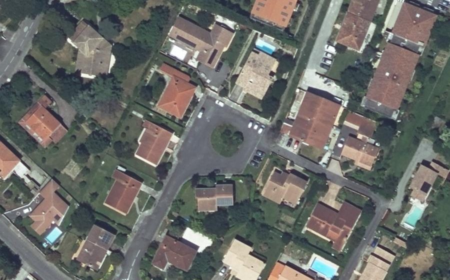 Vue aérienne du Rond-point anonyme n°23991506