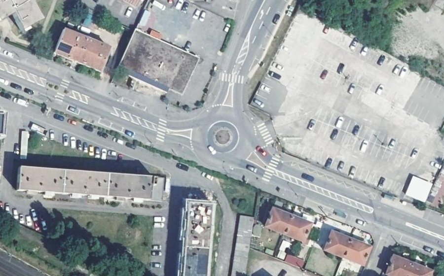 Vue aérienne du Rond-point anonyme n°24005196
