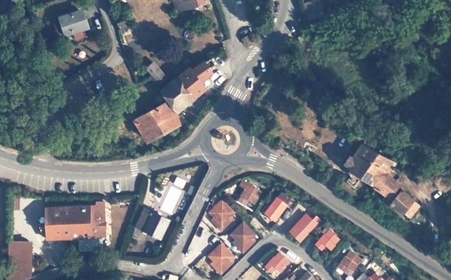 Vue aérienne du Rond-point anonyme n°24008307