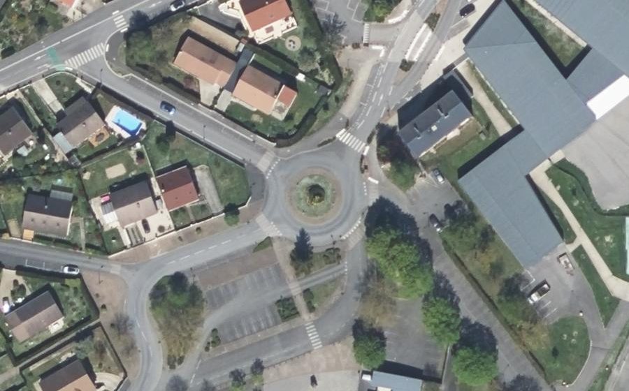Vue aérienne du Rond-point anonyme n°240122170