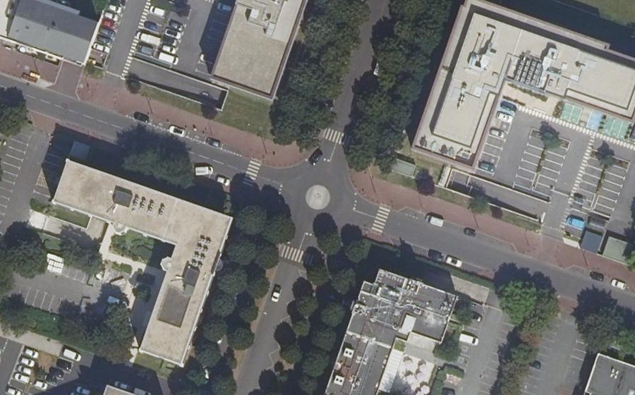Vue aérienne du Rond-point anonyme n°240124082